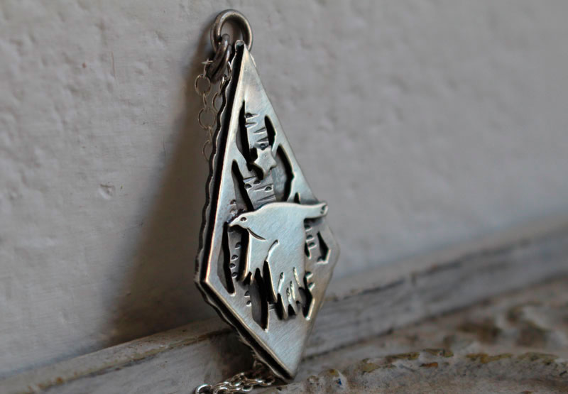 Instinct, collier corbeau en argent