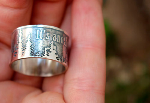 It’s another wild day, bague citation et forêt en argent