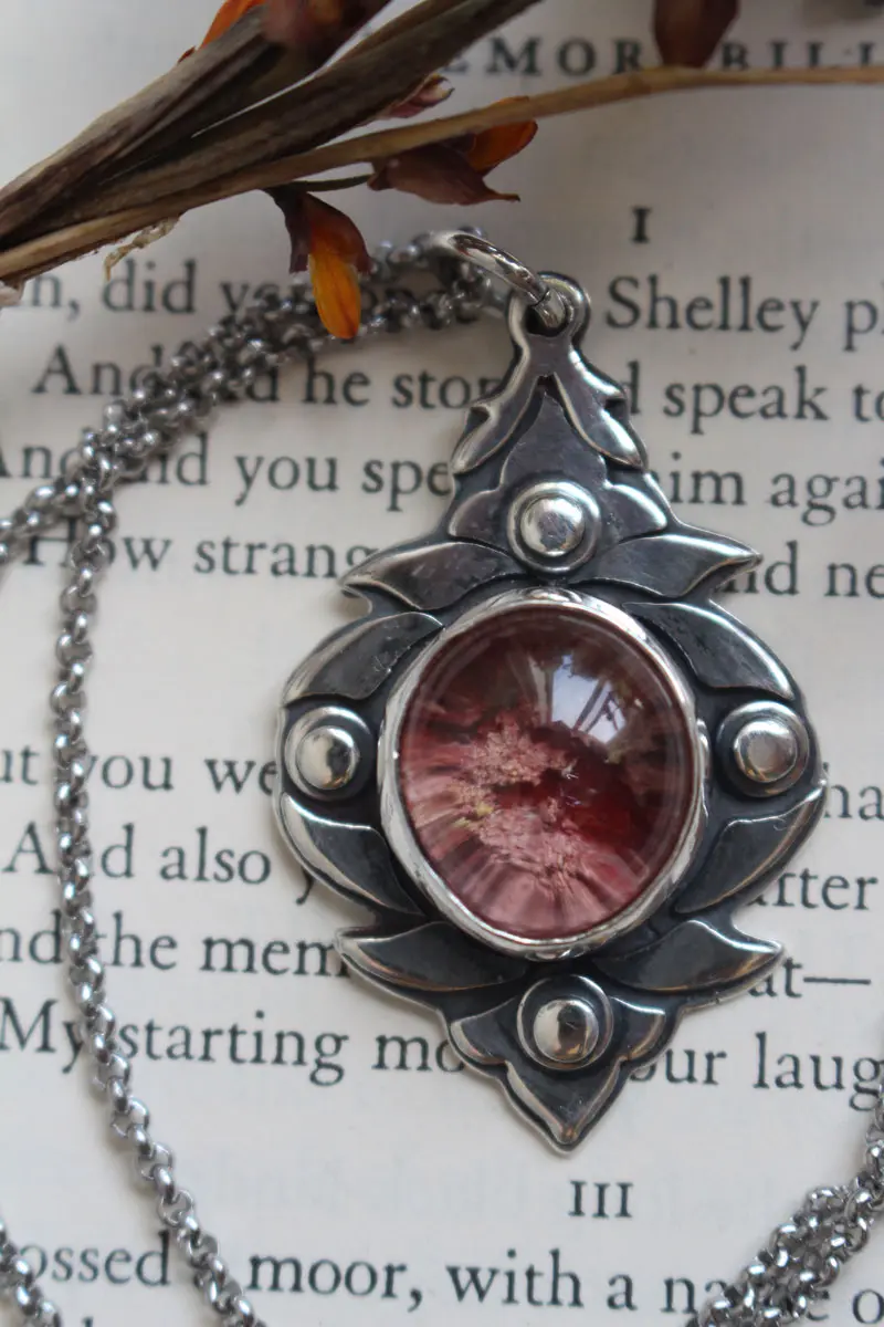 Jardin de mousse, pendentif baroque en argent et quartz fantôme