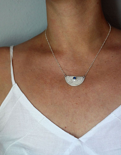 Jardin de l’heure bleue, collier crépuscule en argent et saphir bleu