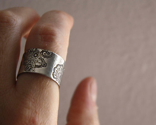 Jasmin d&rsquo;hiver, bague fleur indienne, motif cachemire en argent