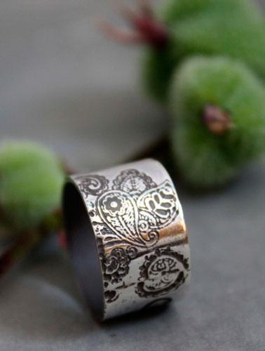 Jasmin d&rsquo;hiver, bague fleur indienne, motif cachemire en argent