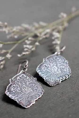 Kanan, boucles d’oreilles florales baroques en argent