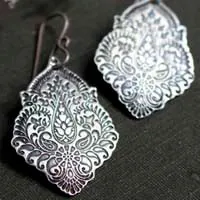 Kanan, boucles d’oreilles florales baroques en argent