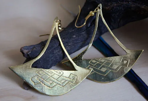 Katanga, boucles d’oreilles hache tribale africaine en laiton
