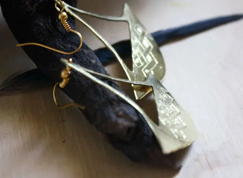 Katanga, boucles d’oreilles hache tribale africaine en laiton