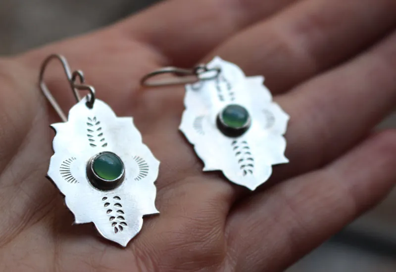 Kirakee, boucles d’oreilles architecture orientale mauresque en argent et chrysoprase