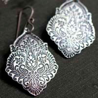 Kanan, boucles d’oreilles florales baroques en argent