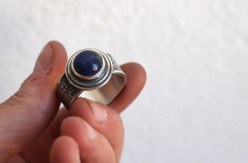 L’âme du poète, bague végétale en argent et lapis-lazuli