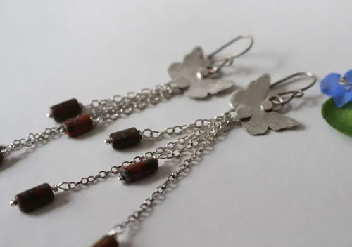 L’effet papillon, boucles d’oreilles science et interaction en argent et unakite