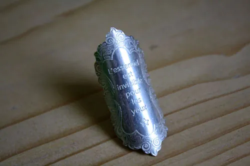 L’essentiel, bague citation du Petit Prince de Saint-Exupéry en argent