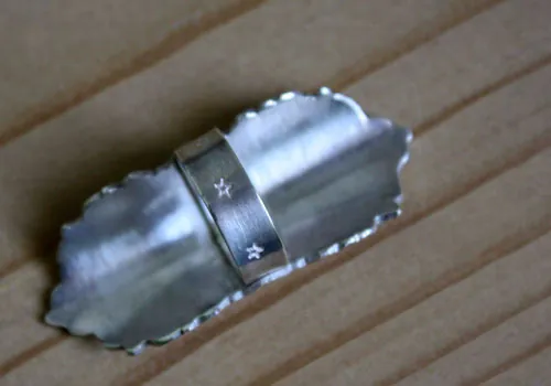 L’essentiel, bague citation du Petit Prince de Saint-Exupéry en argent
