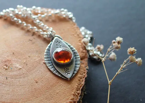 L’oeil de la nature, collier automne féerique en argent et ambre