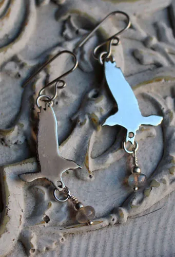 L’offrande du corbeau, boucles d’oreilles oiseau légende nordique argent et labradorite