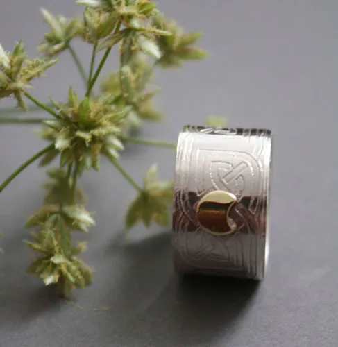 La bague du druide, bague celte en argent, laiton et grenat