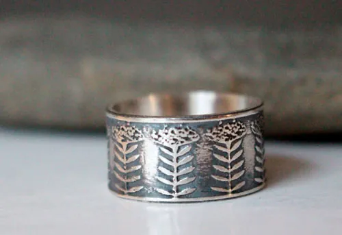 La dentelle de la reine Anne, bague fleur d’ombelle en argent
