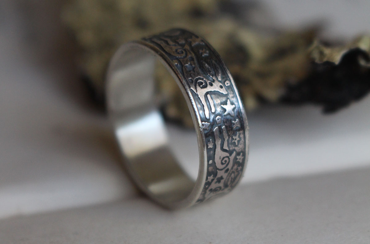La farandole des lièvres, bague lapin du ciel nocturne en argent