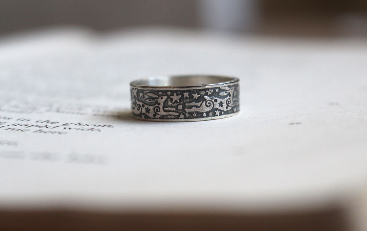 La farandole des lièvres, bague lapin du ciel nocturne en argent