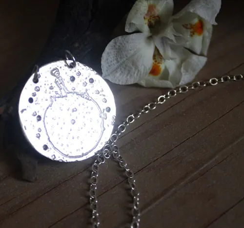 La planète du Petit Prince, collier l’imaginaire de Saint-Exupéry en argent