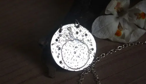 La planète du Petit Prince, collier l’imaginaire de Saint-Exupéry en argent