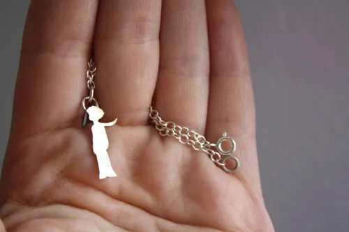 La silhouette du Petit Prince, bracelet Saint-Exupéry en argent