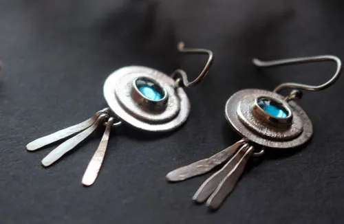 Le bleu du ciel, boucles d’oreilles bonheur en argent et spinelle