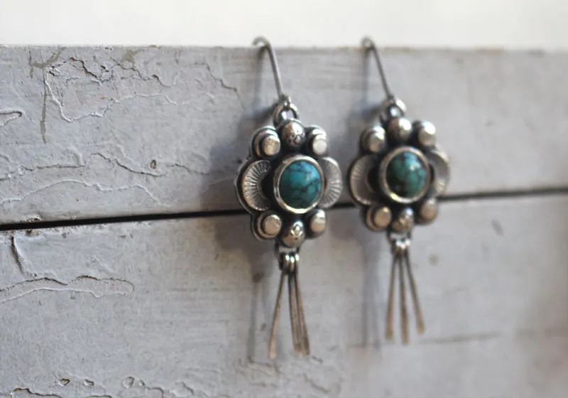 Le chant des lucioles tons de turquoise, boucles d’oreilles guide insecte en argent et turquoise