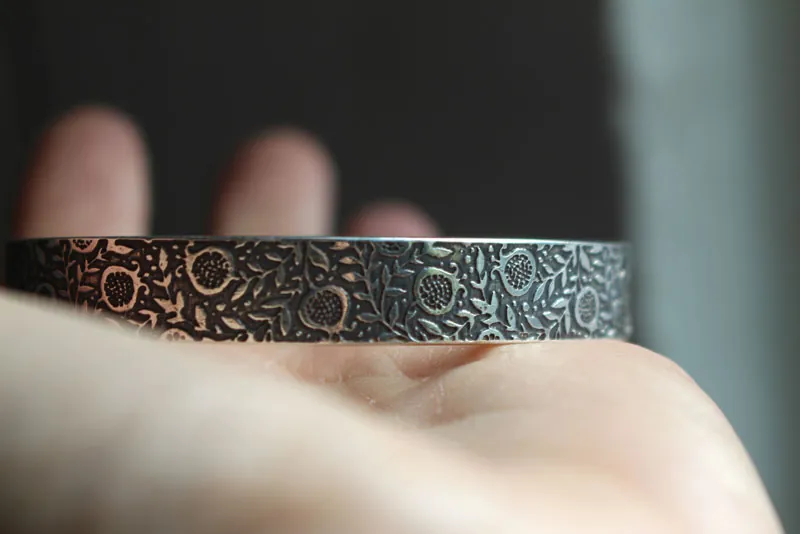 Le goût des grenades, bracelet botanique en argent