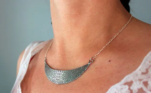 Le jardin sur la lune, collier plastron floral en argent