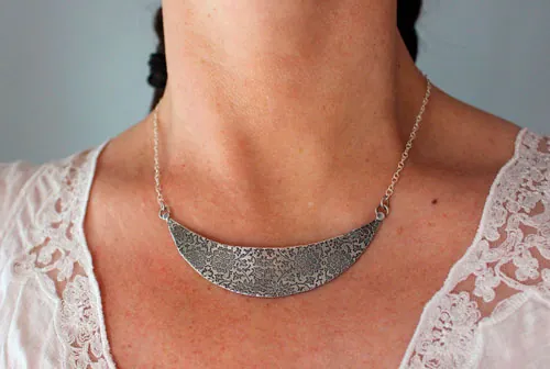 Le jardin sur la lune, collier plastron floral en argent