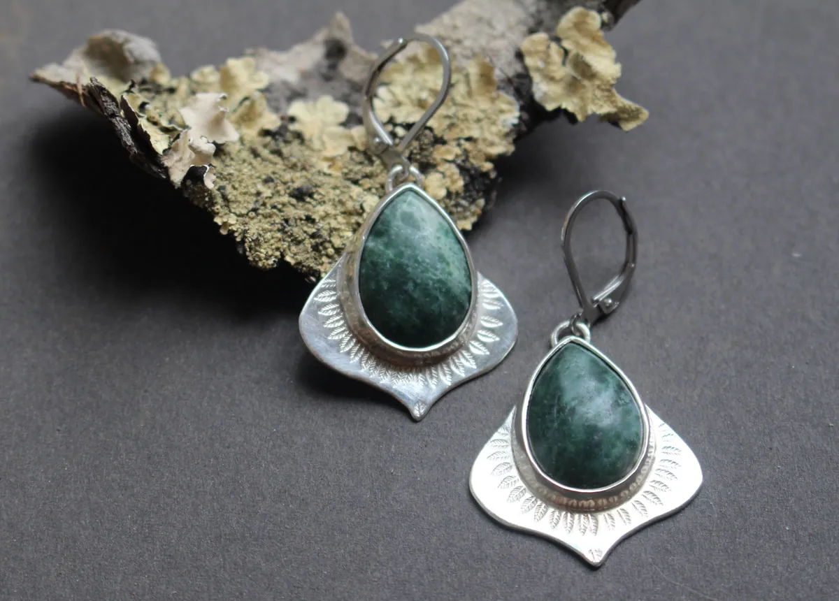 Le parfum de la pluie, boucles d’oreilles abondance végétale en argent et jaspe