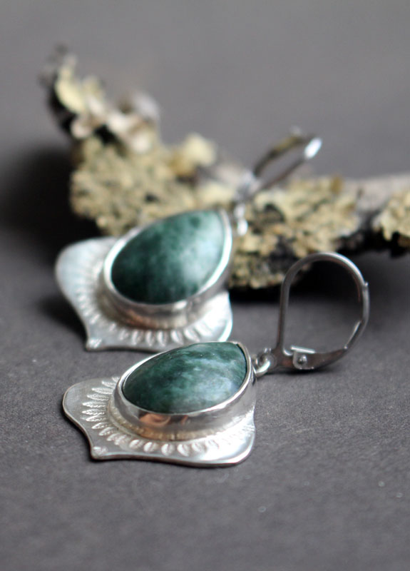 Le parfum de la pluie, boucles d’oreilles abondance végétale en argent et jaspe