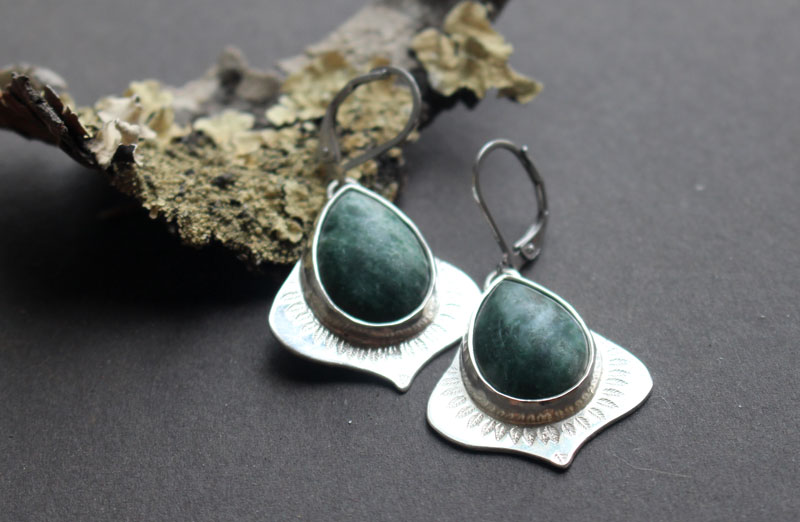 Le parfum de la pluie, boucles d’oreilles abondance végétale en argent et jaspe
