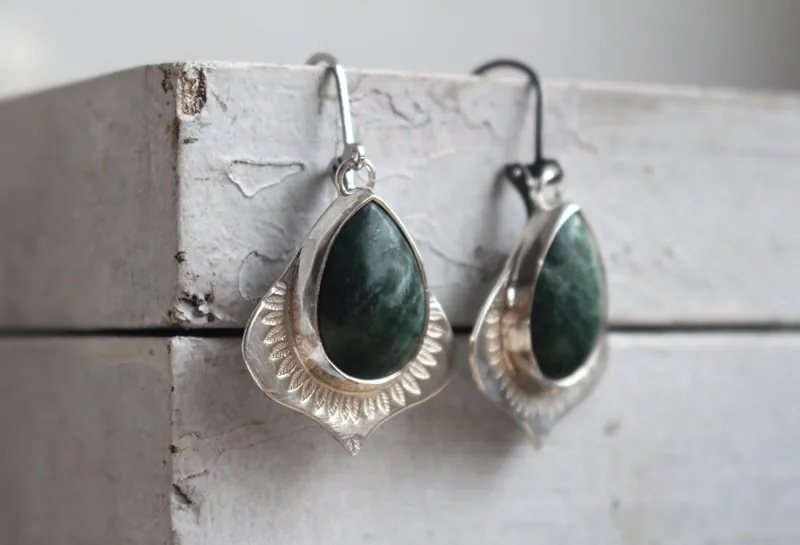 Le parfum de la pluie, boucles d’oreilles abondance végétale en argent et jaspe