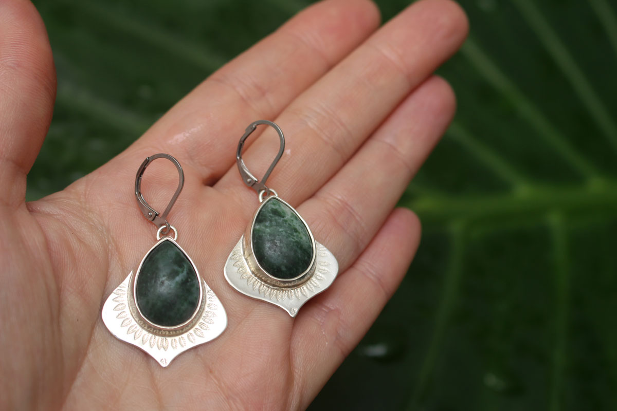 Le parfum de la pluie, boucles d’oreilles abondance végétale en argent et jaspe