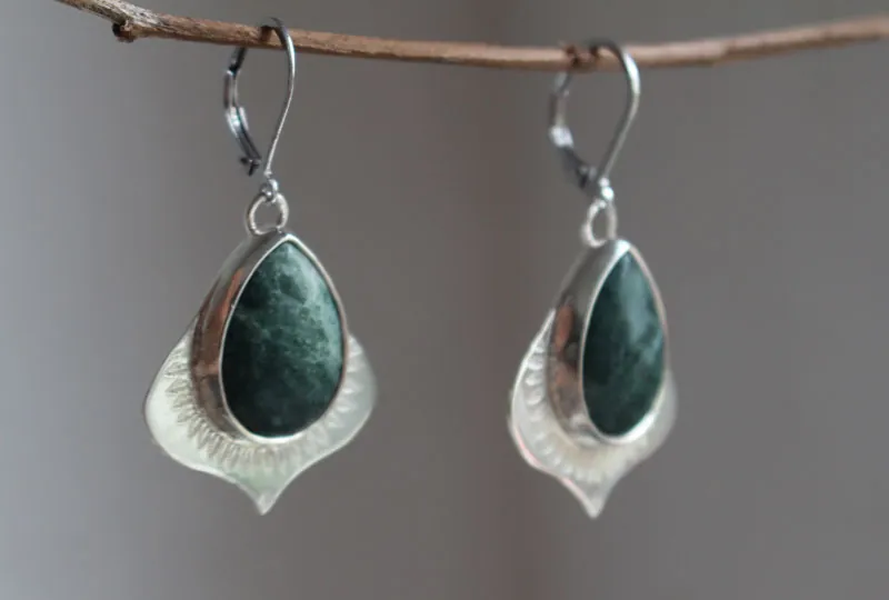 Le parfum de la pluie, boucles d’oreilles abondance végétale en argent et jaspe