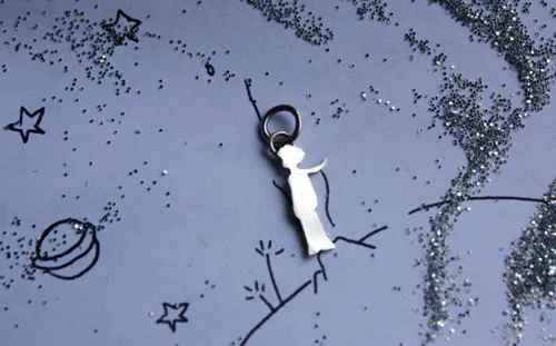 Le petit prince, pendentif silhouette du conte de Saint-Exupéry en argent