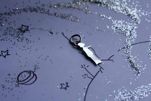 Le petit prince, pendentif silhouette du conte de Saint-Exupéry en argent