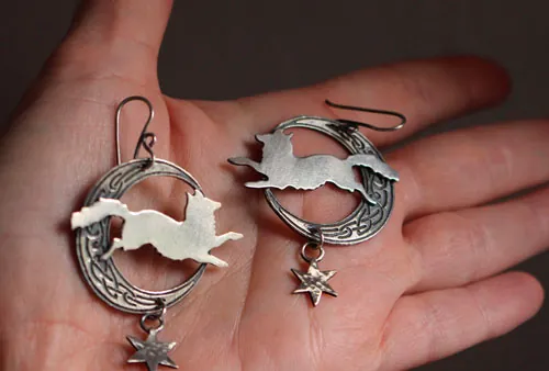 Le renard de la lune, boucles d’oreilles animal symbole celtique en argent