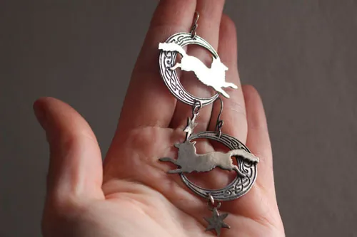 Le renard de la lune, boucles d’oreilles animal symbole celtique en argent