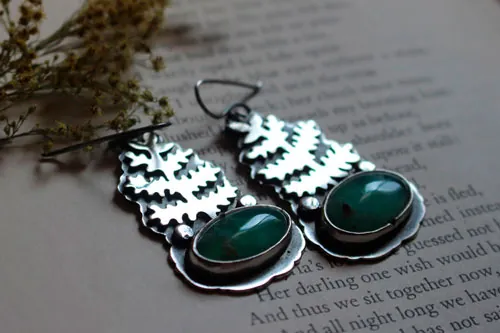 Le réveil de la terre, boucles d’oreilles fougère celtique en argent et chrysoprase