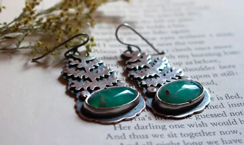 Le réveil de la terre, boucles d’oreilles fougère celtique en argent et chrysoprase