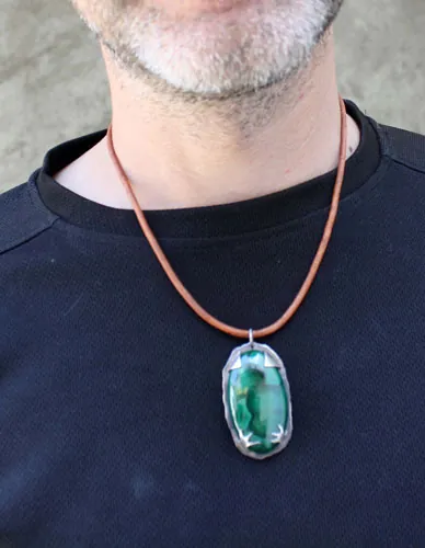 Le royaume du corbeau, collier oiseau nordique en argent et malachite