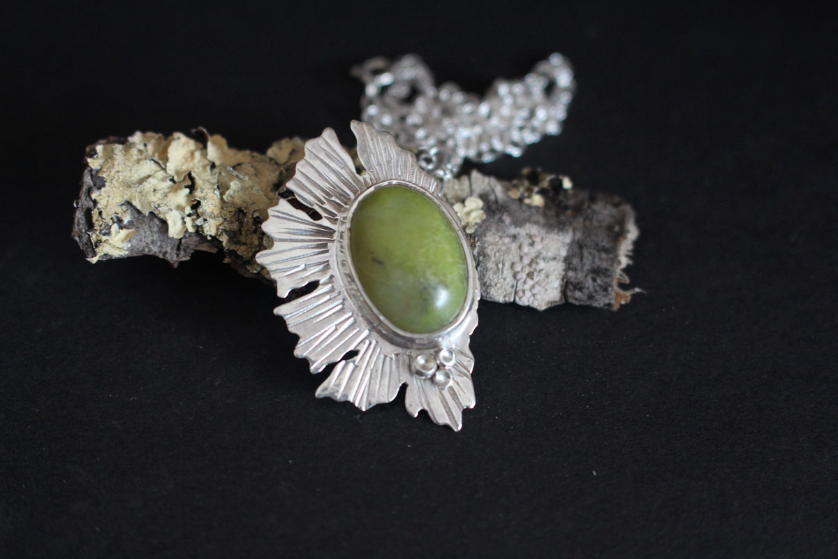 Lichen aventurine, collier symbiote en argent et aventurine