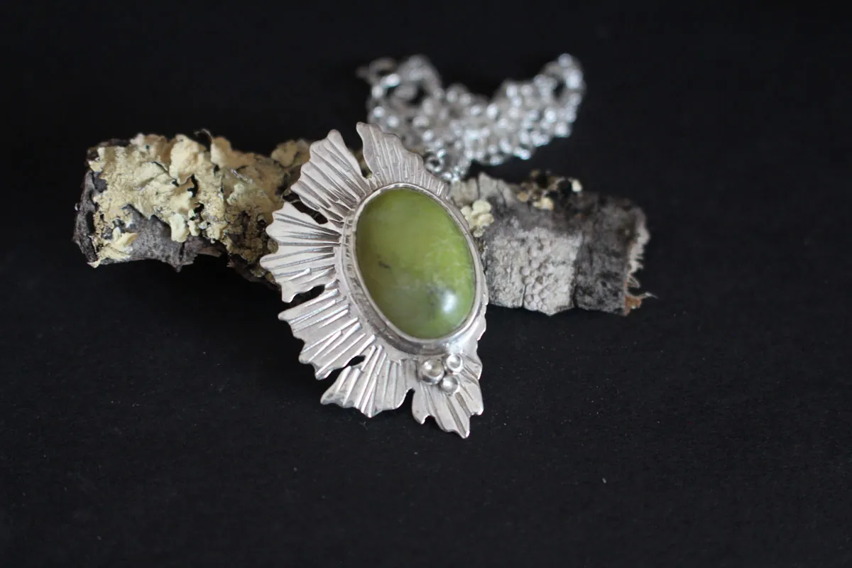 Lichen aventurine, collier symbiote en argent et aventurine