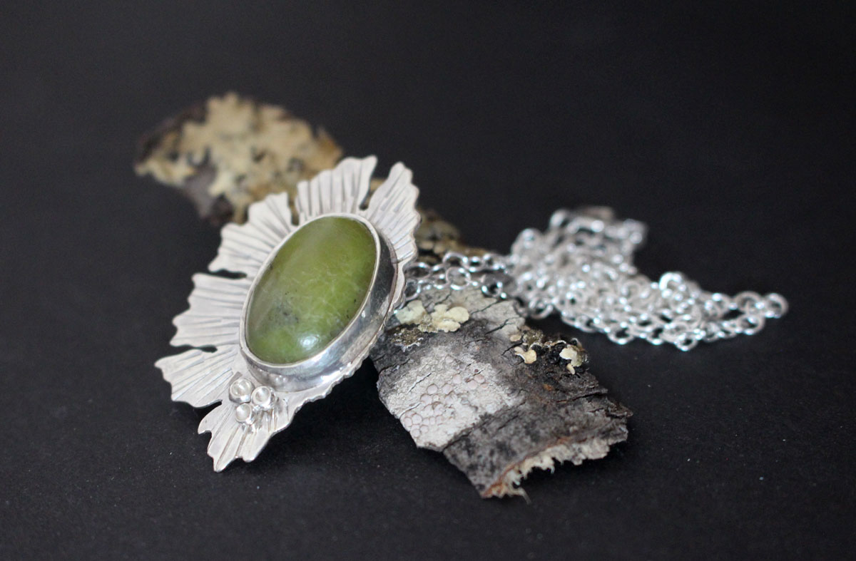 Lichen aventurine, collier symbiote en argent et aventurine