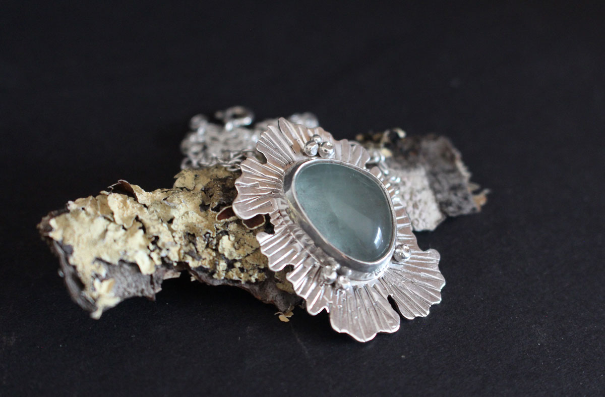 Lichen fluorite, collier symbiote en argent et fluorite