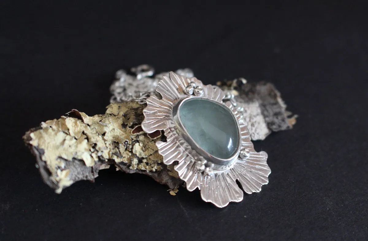Lichen fluorite, collier symbiote en argent et fluorite