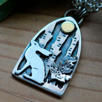 Lièvre des sous-bois, collier forêt sous la lune en argent et laiton