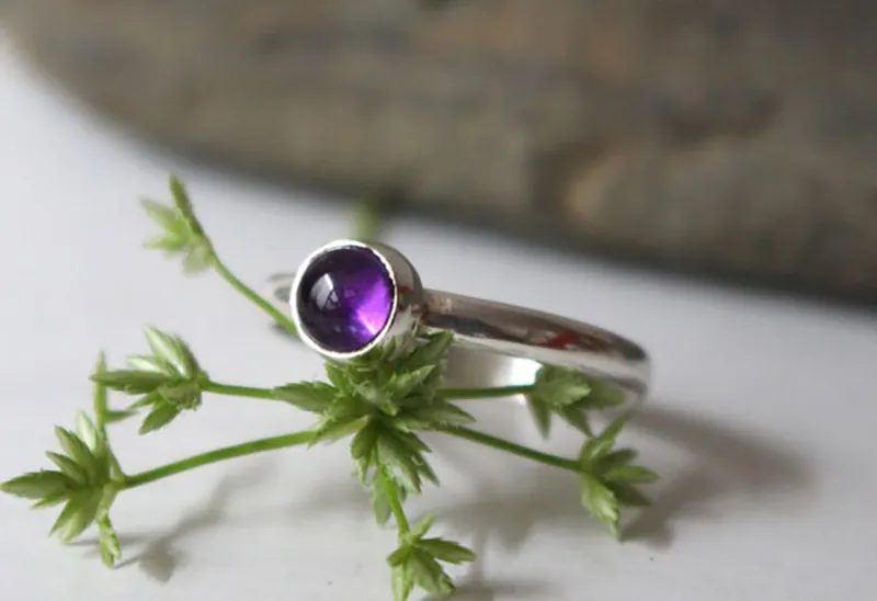 Lilas, bague fleur violette en argent et améthyste